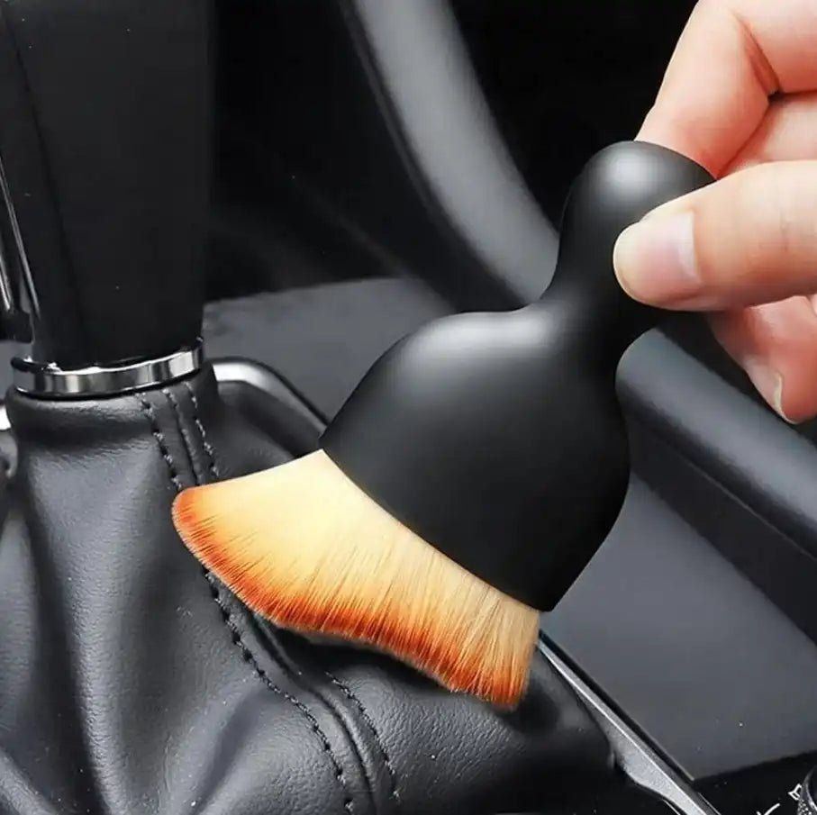 CLEANING BRUSH