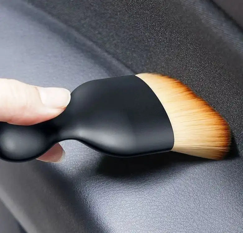 CLEANING BRUSH